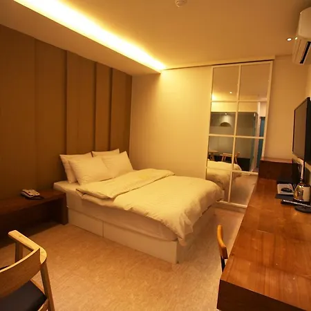 Spring 21 Hotel Sinchon